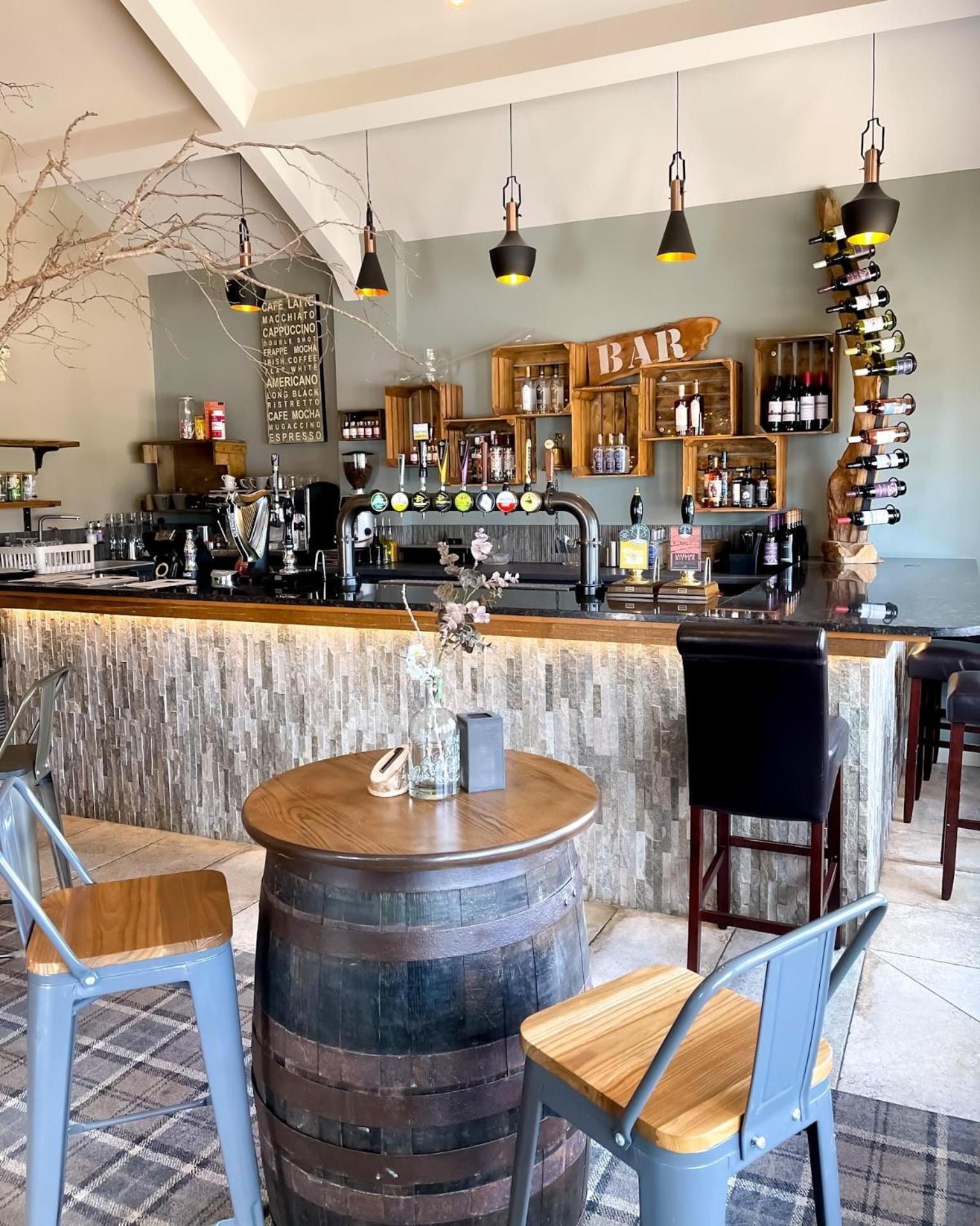 The Tavern At Hale Milnthorpe Ngoại thất bức ảnh